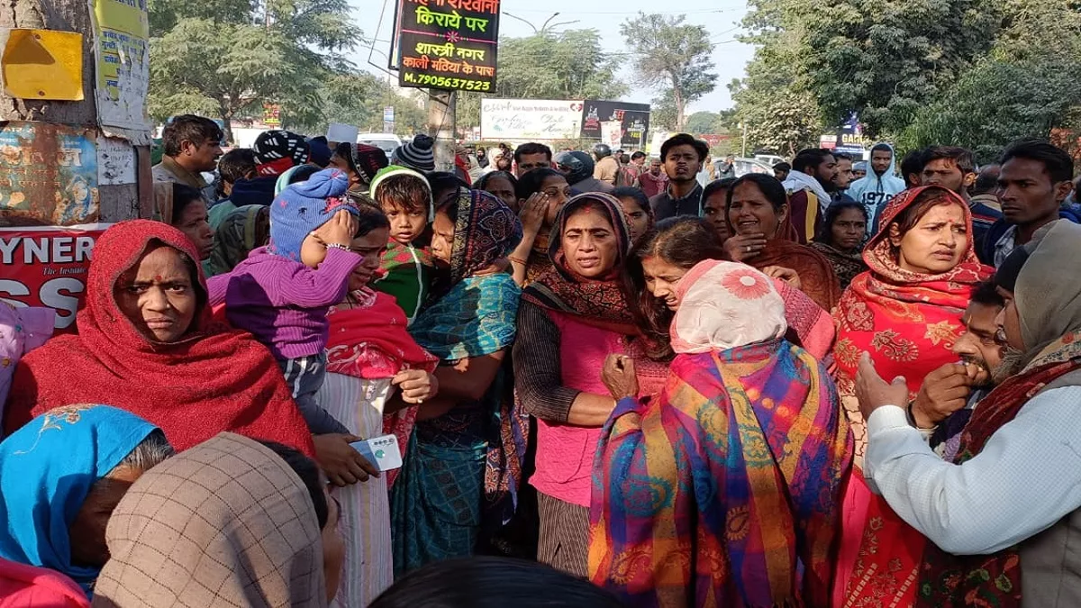 यूपी के कानपुर में रावतपुर एक दर्दनाक सड़क हादसे में एक की मौत हो गई