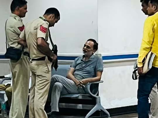 तबीयत बिगड़ने के बाद जेल में बंद AAP नेता और पूर्व मंत्री सत्येंद्र जैन को सफदरजंग अस्पताल लाया गया