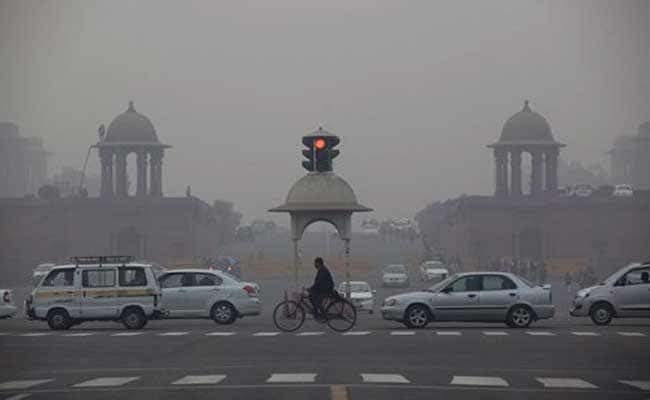  द‍िल्‍ली एनसीआर में आज बुधवार सुबह से ठंडी हवाएं चलने से लोगों को गर्मी से कुछ राहत म‍िली 