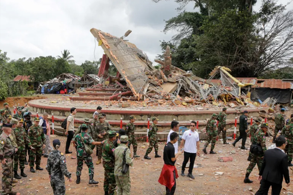  थाईलैंड और कंबोडिया के बीच युद्धविराम, समझौते पर किए हस्ताक्षर