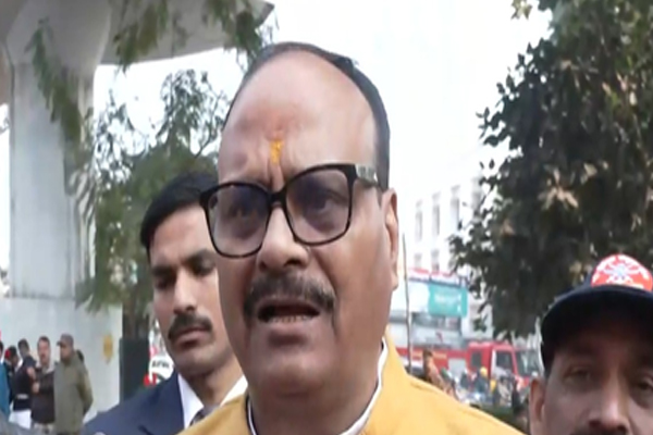 ब्रजेश पाठक का अखिलेश यादव को करारा जवाब: 