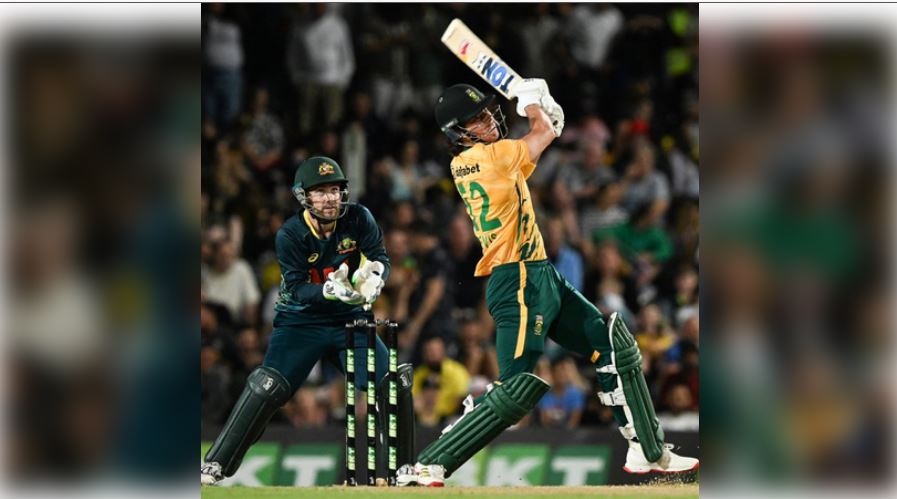 डेब्यू वनडे में पहली ही गेंद पर छक्का लगाकर डेवाल्ड ब्रेविस ने बनाया दमदार रिकॉर्ड