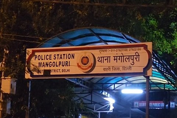  दिल्ली: मंगोलपुरी में फायरिंग, 98 हजार रुपए और स्कूटी लेकर फरार हुए बदमाश