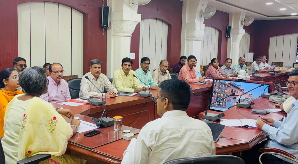  अब तक किए पौधरोपण का सोमवार तक करें जियो टैग, अन्यथा दी जाएगी चार्जशीट : जिला कलेक्टर