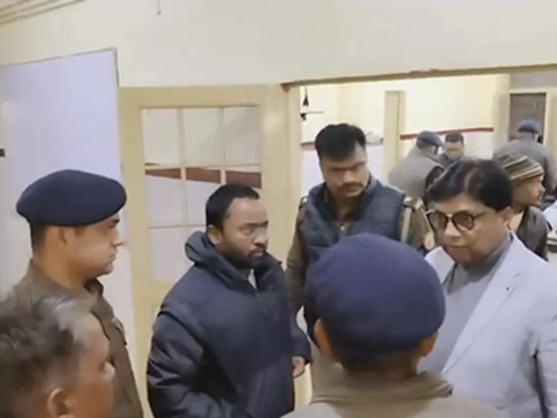  रायबरेली में चीख-पुकार : निर्माणाधीन गंगा एक्सप्रेस-वे पर तेज रफ्तार कार ने 9 लड़कियों को रौंदा, 4 की मौत